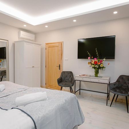 Siedem Drzew Hotel Biskupice  Екстериор снимка