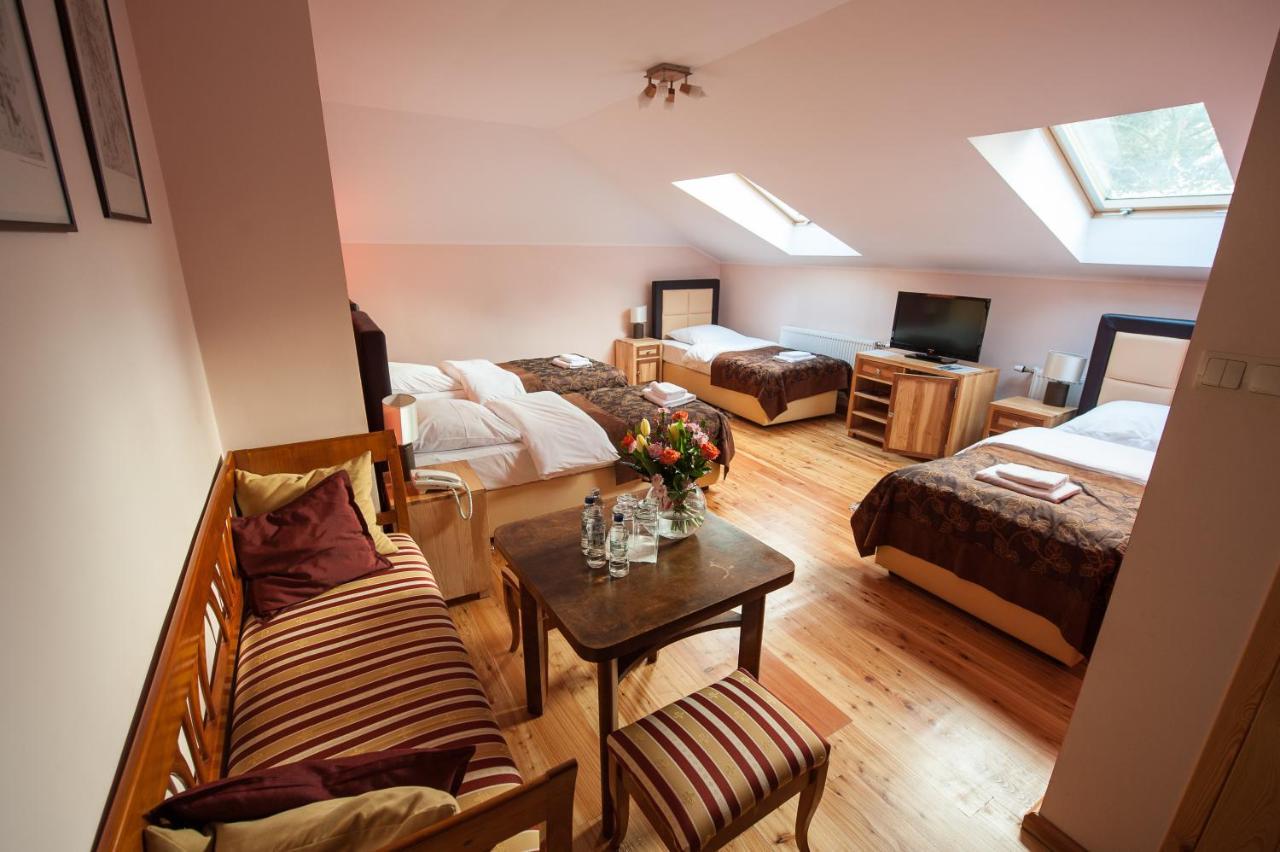 Siedem Drzew Hotel Biskupice  Екстериор снимка