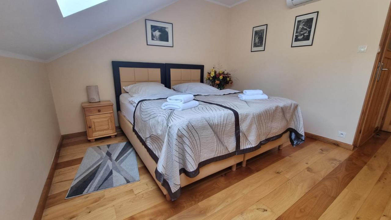 Siedem Drzew Hotel Biskupice  Екстериор снимка