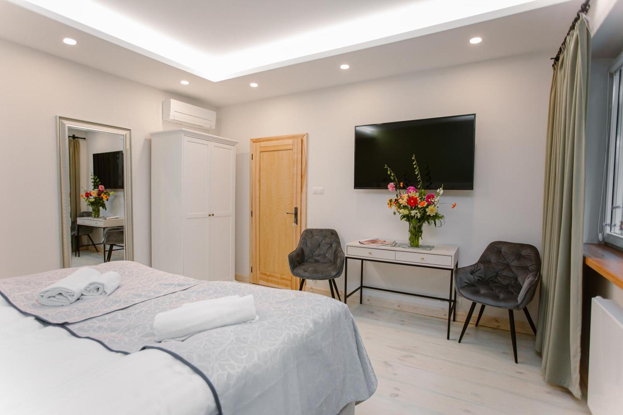 Siedem Drzew Hotel Biskupice  Екстериор снимка