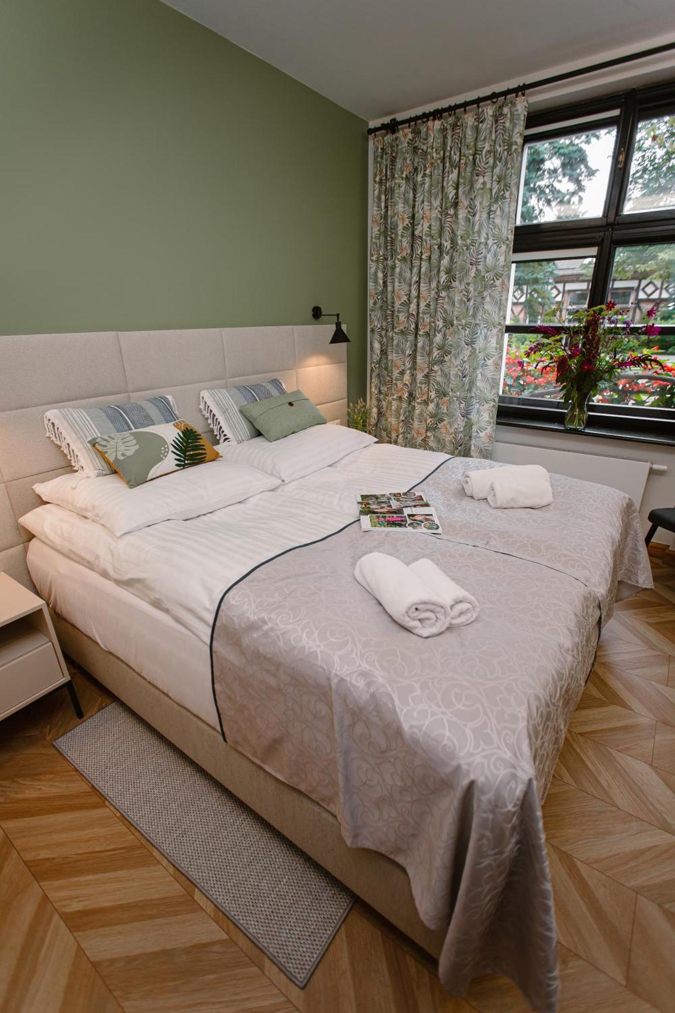 Siedem Drzew Hotel Biskupice  Екстериор снимка